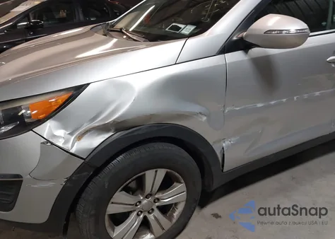 2013 Kia Sportage Lx z USA, uszkodzony, nr VIN KNDPBCA28D7387789